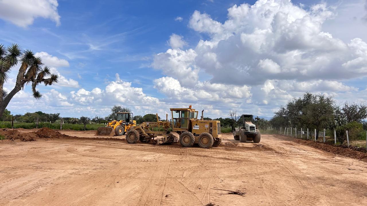 Maquinaria pesada en preparación de terreno